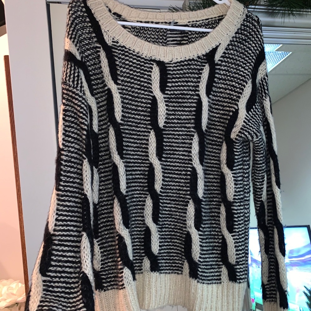 Sparkle & Fade (UO) Sweater - black and cream